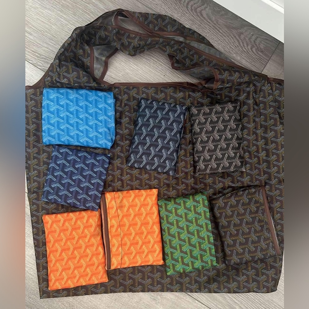 *ONE* White Goyard PRINT reusable shopping bag.